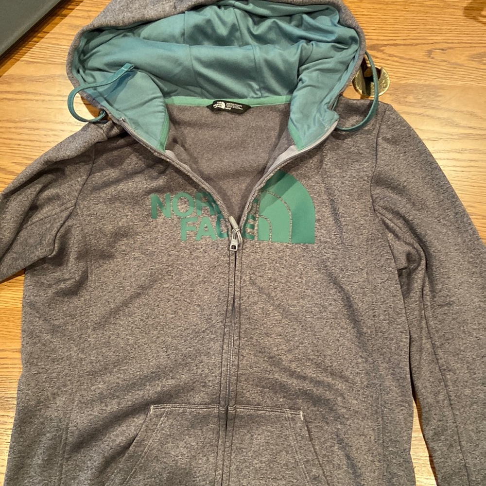 Women’s The North Face zip hoodie